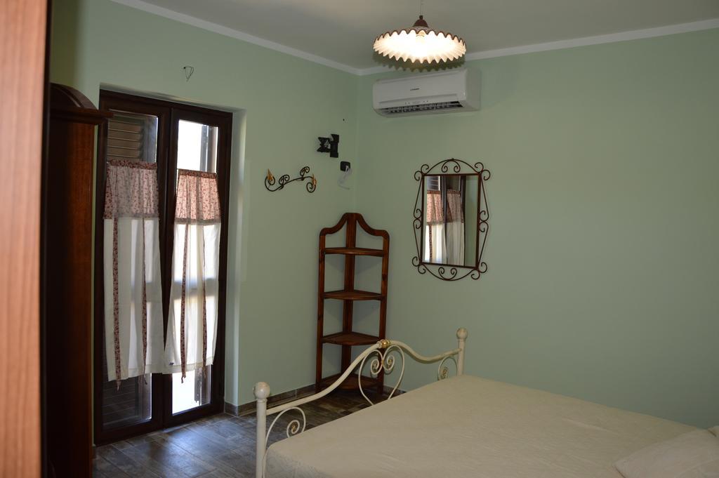 Agriturismo Donna Beatrice Бьянко Номер фото
